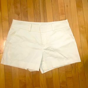BNWOT - Club Monaco White Cotton Shorts - Size 4 - Perfect for Summer! 🍾 ☀️